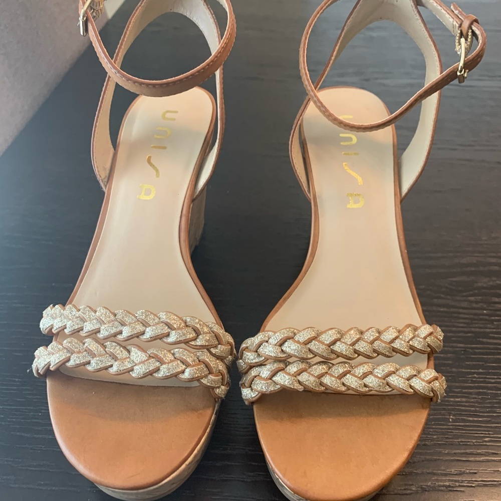 NEW Unisa wedge heels. 7 1/2